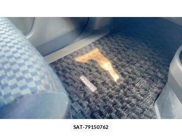 Toyota NOAH 2007-09 8562981-28