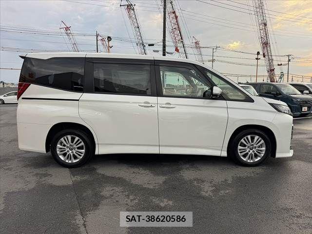 Toyota NOAH 2025-06 8562961-11