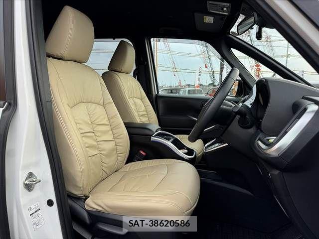 Toyota NOAH 2025-06 8562961-15