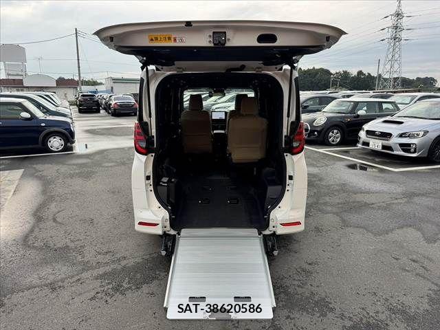 Toyota NOAH 2025-06 8562961-18