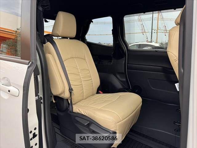 Toyota NOAH 2025-06 8562961-19