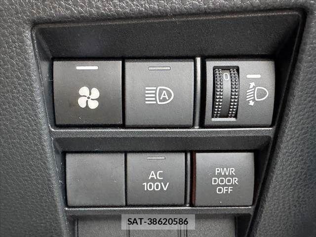 Toyota NOAH 2025-06 8562961-24