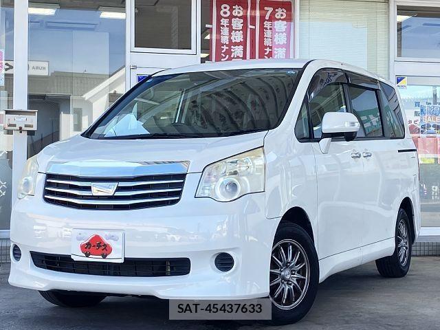 Toyota NOAH 2011-04 8562975-0