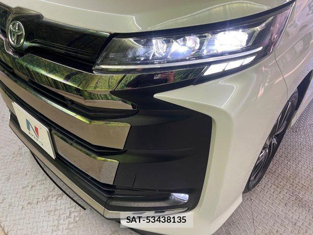 Toyota NOAH 2022-10 8562965-12