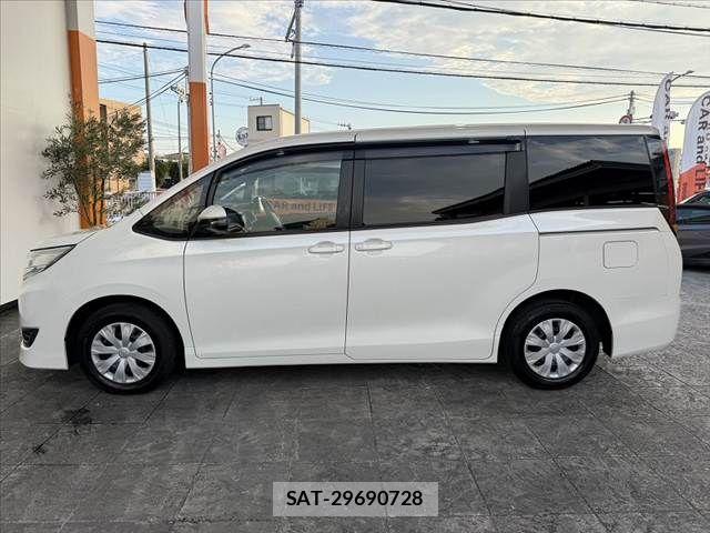 Toyota NOAH 2021-06 8562970-10
