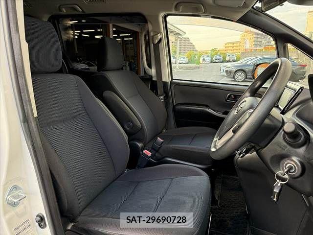 Toyota NOAH 2021-06 8562970-15