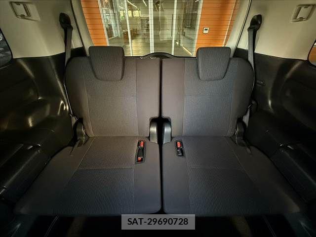 Toyota NOAH 2021-06 8562970-19