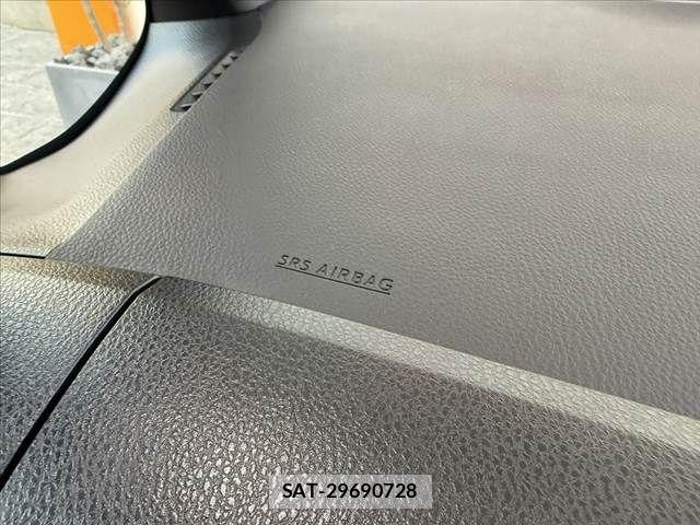 Toyota NOAH 2021-06 8562970-24