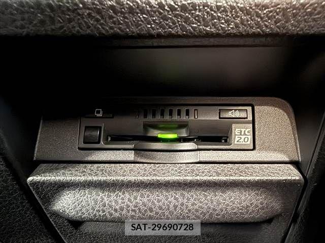 Toyota NOAH 2021-06 8562970-27