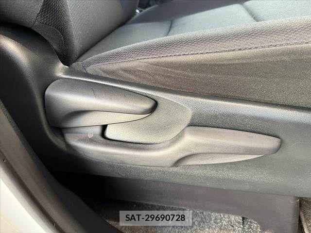 Toyota NOAH 2021-06 8562970-28