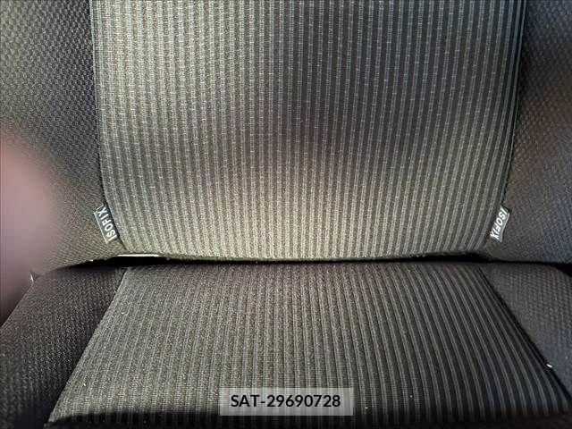 Toyota NOAH 2021-06 8562970-29