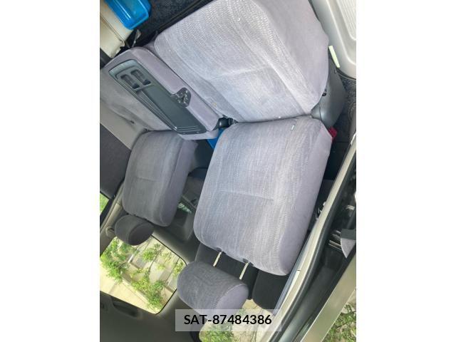 Toyota NOAH 2003-08 8562978-11