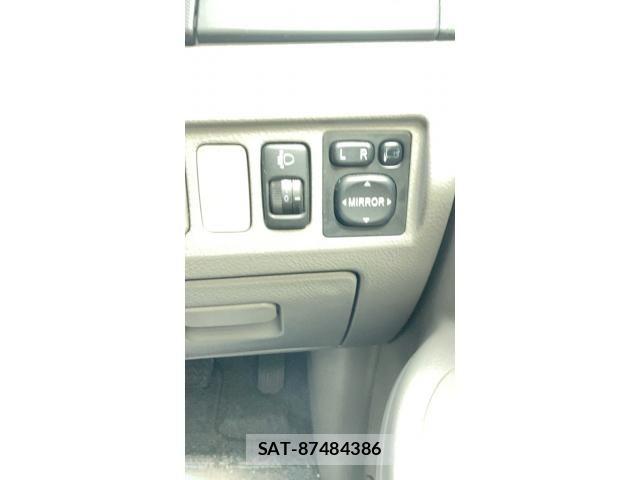 Toyota NOAH 2003-08 8562978-17