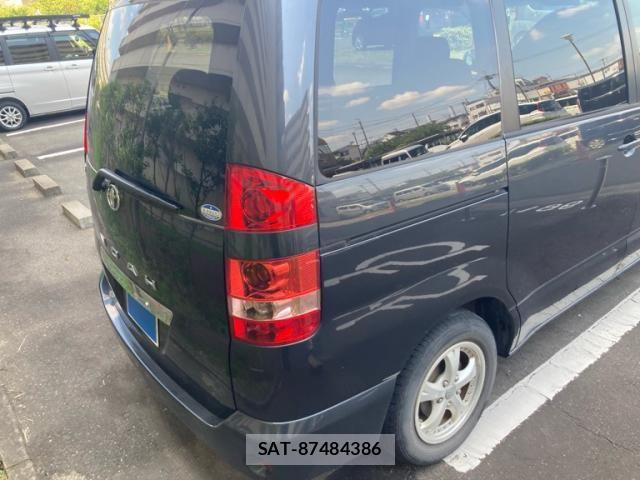 Toyota NOAH 2003-08 8562978-2
