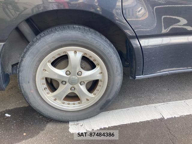Toyota NOAH 2003-08 8562978-4
