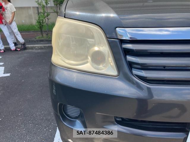 Toyota NOAH 2003-08 8562978-7