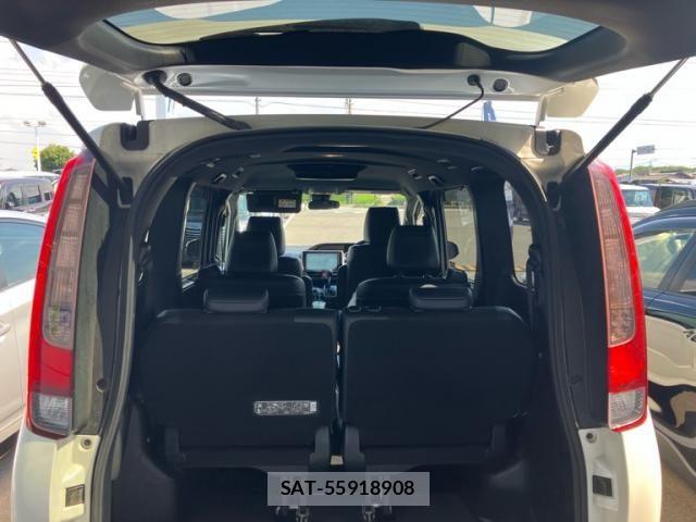 Toyota NOAH 2016-08 8562973-9