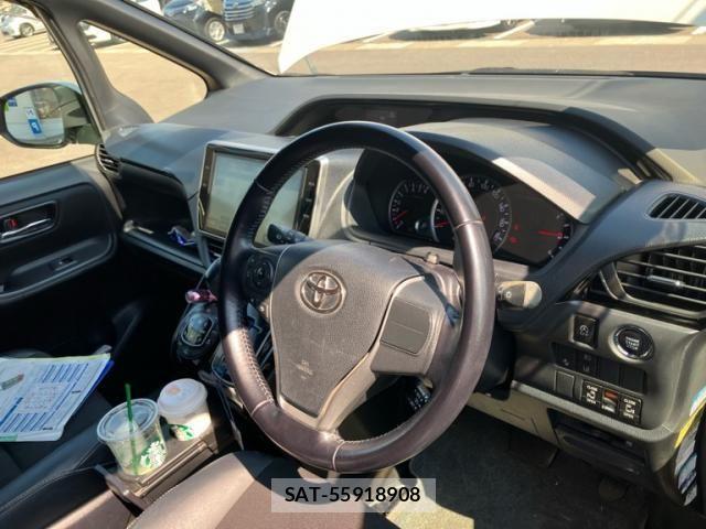 Toyota NOAH 2016-08 8562973-13