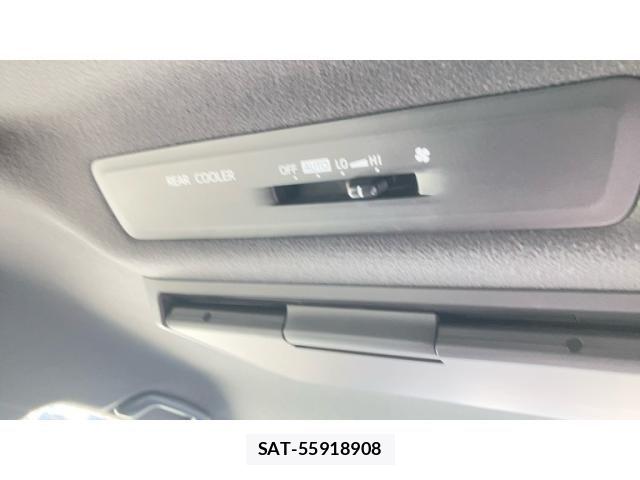 Toyota NOAH 2016-08 8562973-26