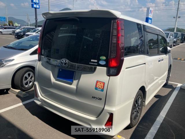 Toyota NOAH 2016-08 8562973-4