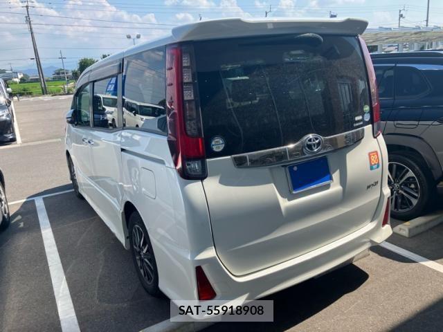 Toyota NOAH 2016-08 8562973-5