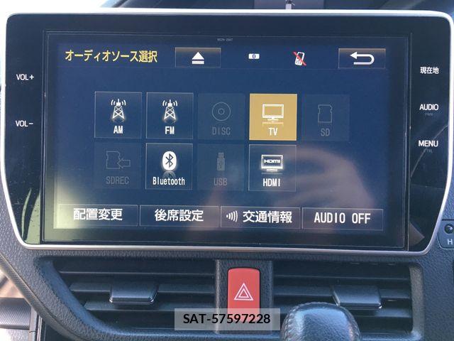 Toyota NOAH 2017-07 8562971-10