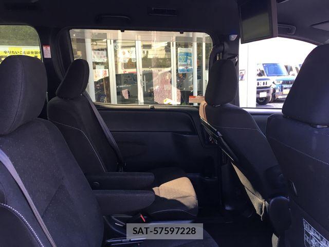 Toyota NOAH 2017-07 8562971-17