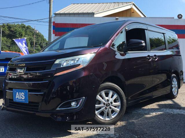 Toyota NOAH 2017-07 8562971-1