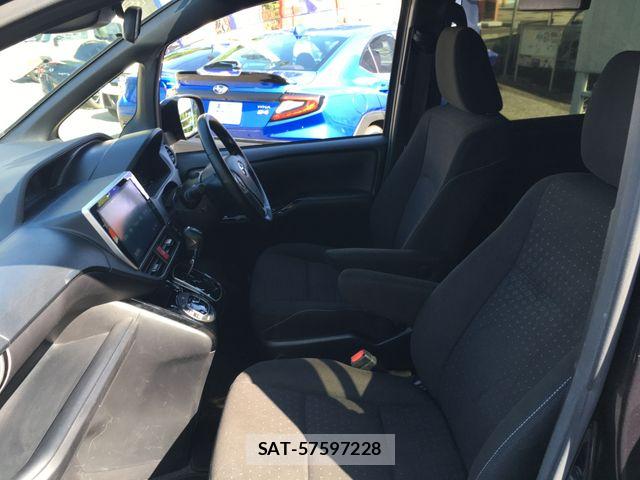 Toyota NOAH 2017-07 8562971-21