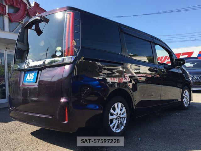 Toyota NOAH 2017-07 8562971-6