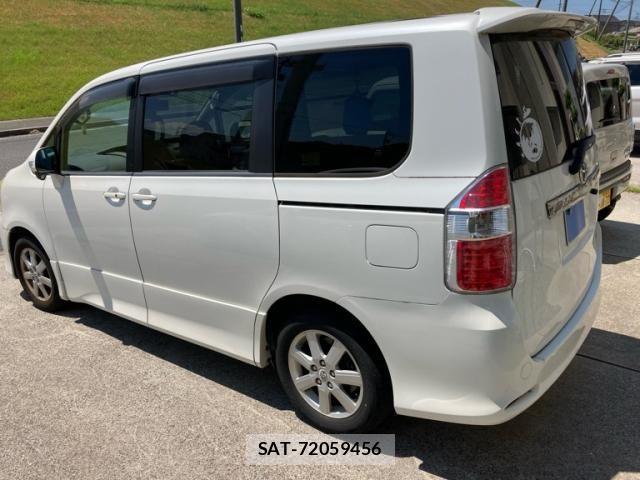 Toyota NOAH 2008-02 8562977-2