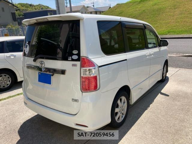Toyota NOAH 2008-02 8562977-3