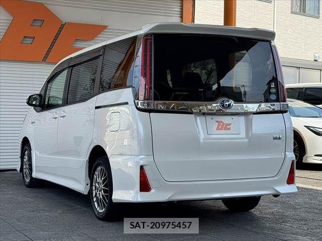 Toyota NOAH 2017-09 8562968-14