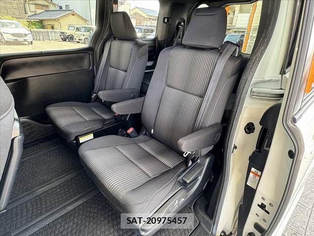 Toyota NOAH 2017-09 8562968-18