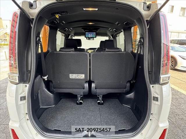 Toyota NOAH 2017-09 8562968-19