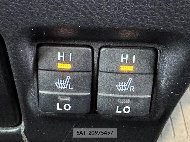 Toyota NOAH 2017-09 8562968-27