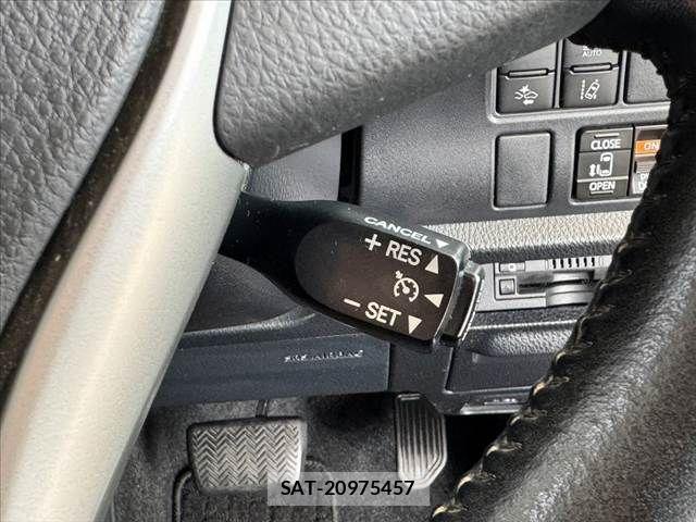 Toyota NOAH 2017-09 8562968-29