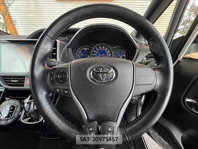 Toyota NOAH 2017-09 8562968-6