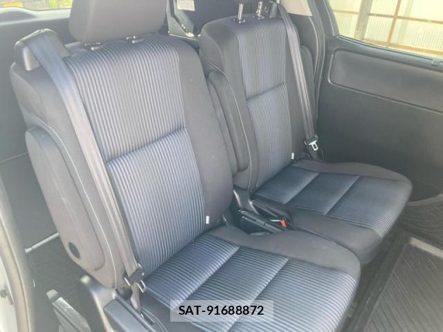 Toyota NOAH 2016-11 8562972-13