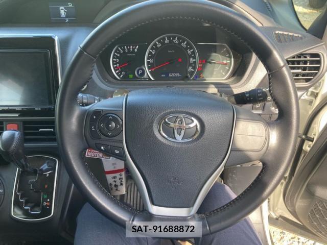 Toyota NOAH 2016-11 8562972-15
