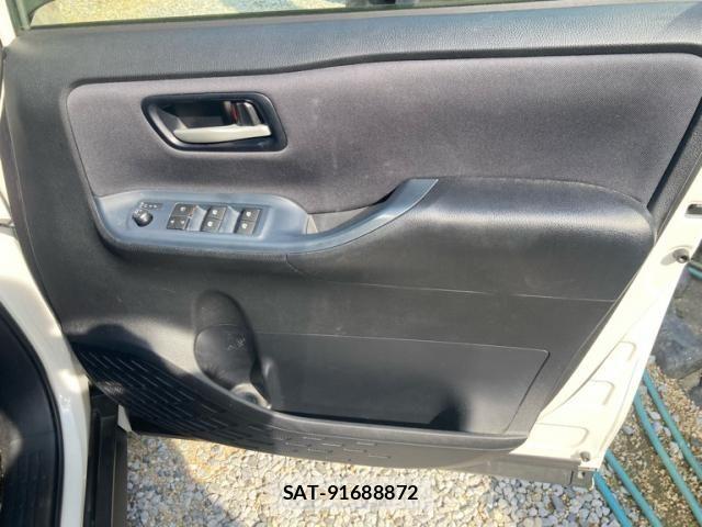 Toyota NOAH 2016-11 8562972-8
