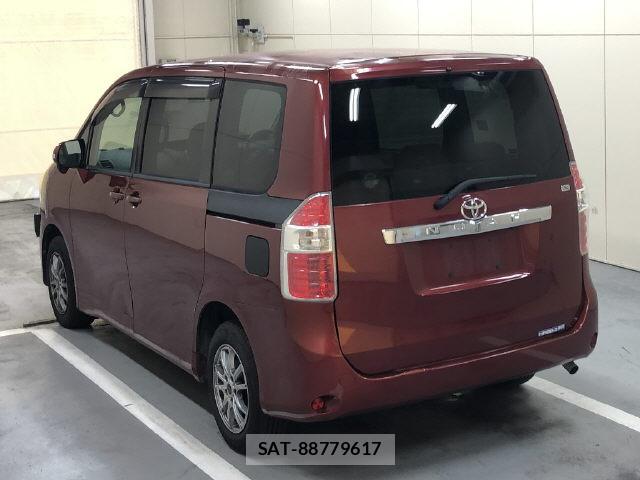 Toyota NOAH 2007-07 8589878-1