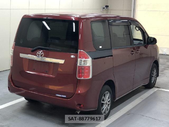 Toyota NOAH 2007-07 8589878-2