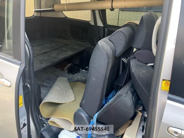 Toyota NOAH 2011-07 8628109-12