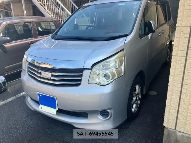 Toyota NOAH 2011-07 8628109-1