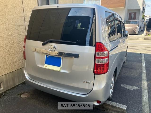 Toyota NOAH 2011-07 8628109-6