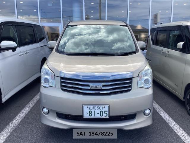 Toyota NOAH 2012-04 8628103-0