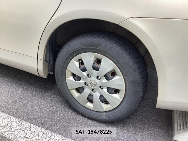 Toyota NOAH 2012-04 8628103-9