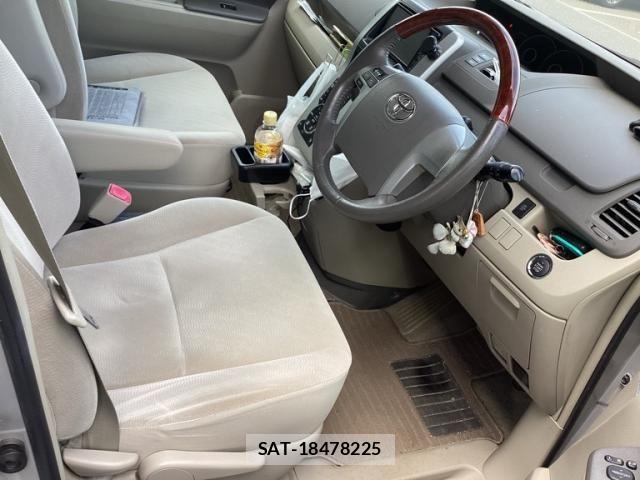 Toyota NOAH 2012-04 8628103-12
