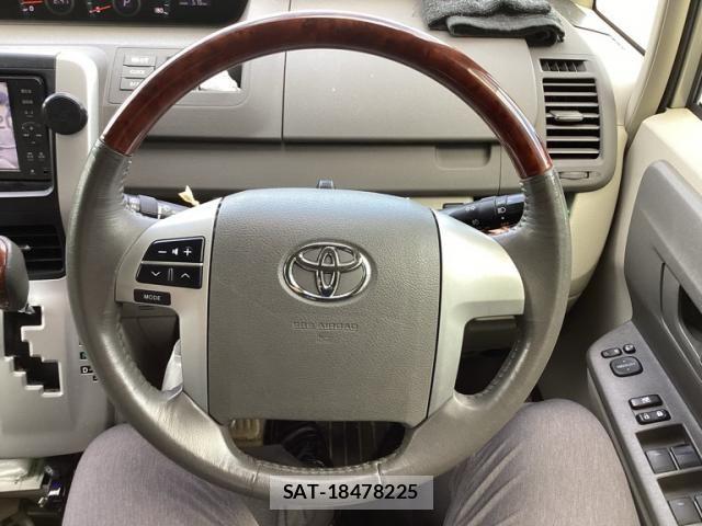 Toyota NOAH 2012-04 8628103-15